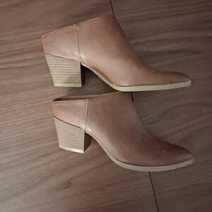 Universal Thread Tan Slip-On Block Heel Mule
